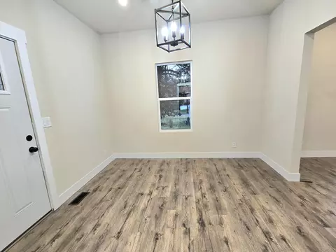 1511 W Lee St, Springfield, MO 65803 photo 9
