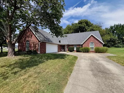 3639 E Bowman St, Springfield, MO 65809 photo 2