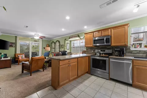 Kitchen - 10 Woodpecker Ln #4, Branson, MO 65616 photo 1 of 3