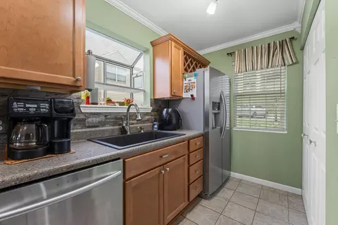 Kitchen - 10 Woodpecker Ln #4, Branson, MO 65616 photo 3 of 3