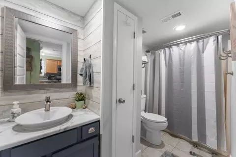 Bath - 10 Woodpecker Ln #4, Branson, MO 65616 photo 2 of 2