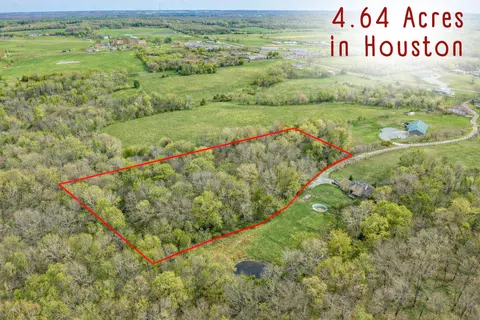 000 Oak Hill Rd, Houston, MO 65483