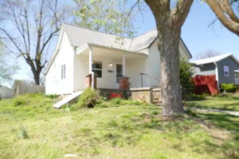 614 9th St, Monett, MO 65708 photo 2