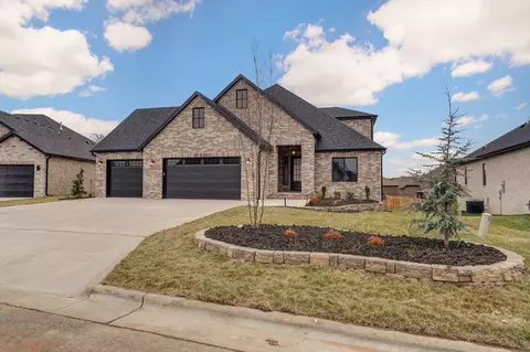 1686 N Marlowe Ave, Springfield, MO 65802 photo 4