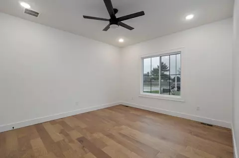 1686 N Marlowe Ave, Springfield, MO 65802 photo 9