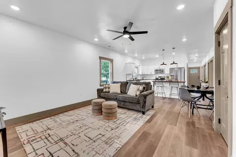 2114 N Marion Ave, Springfield, MO 65803 photo 5