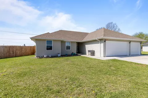 589 Hudson Ave, Republic, MO 65738 photo 2