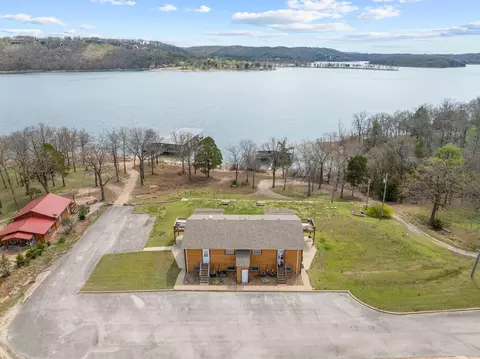92 Ashlee Marie Ln, Kimberling City, MO 65686