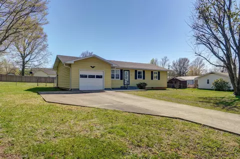 102 E Chrysler Ave, Clever, MO 65631 photo 1