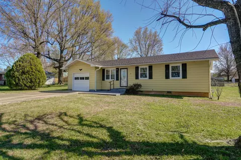 102 E Chrysler Ave, Clever, MO 65631 photo 3
