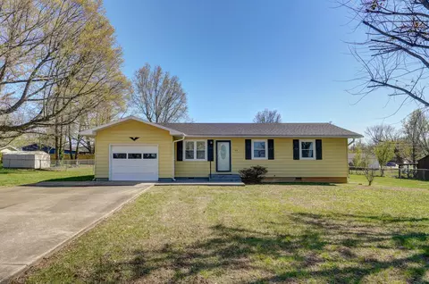 102 E Chrysler Ave, Clever, MO 65631 photo 2