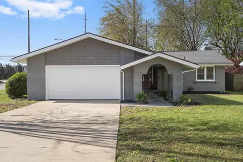 1352 E Downing St, Springfield, MO 65804