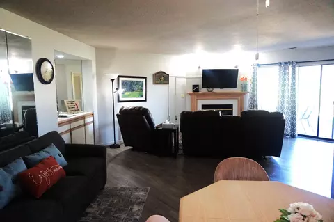 Living - 255 Wimbledon Dr #3, Branson, MO 65616 photo 3 of 5