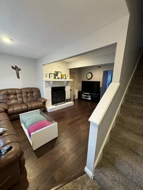 2700 S Ingram Mill Rd #8, Springfield, MO 65804 photo 2