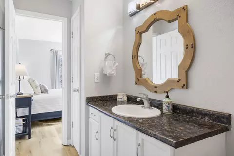 Bath - 610 Abby Ln #2, Branson, MO 65616 photo 2 of 4