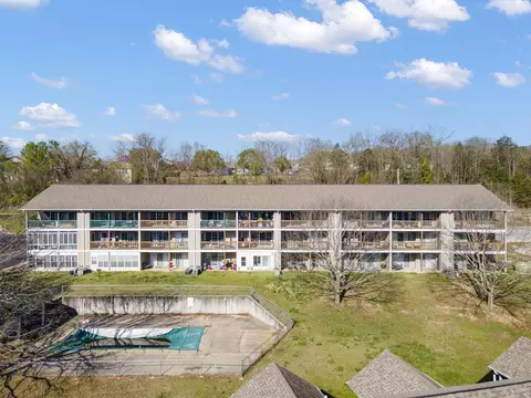 Exterior - 610 Abby Ln #2, Branson, MO 65616 photo 9 of 16