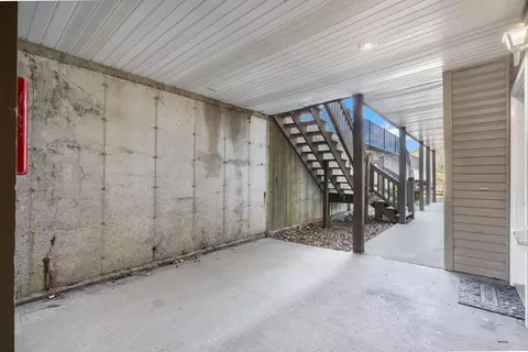 Exterior - 610 Abby Ln #2, Branson, MO 65616 photo 4 of 16
