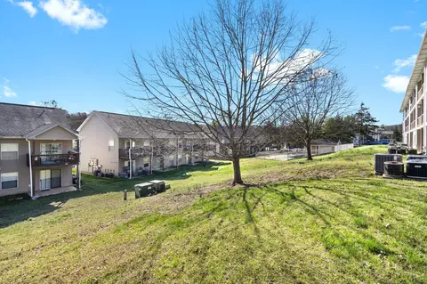 Exterior - 610 Abby Ln #2, Branson, MO 65616 photo 8 of 16