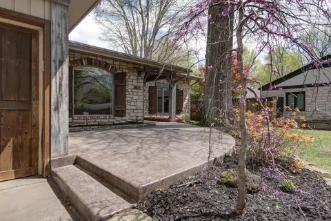 1166 S Holland Ave, Springfield, MO 65807 photo 2