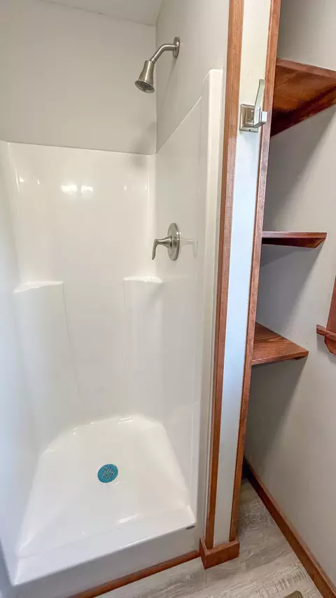 Bath - 612 E Benton Ave, Ava, MO 65608 photo 3 of 3