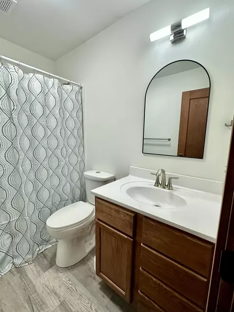 Bath - 612 E Benton Ave, Ava, MO 65608 photo 1 of 3