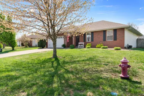 704 E Waterford Blvd, Ozark, MO 65721 photo 3