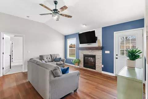 704 E Waterford Blvd, Ozark, MO 65721 photo 9