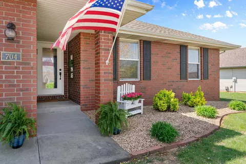 704 E Waterford Blvd, Ozark, MO 65721 photo 4