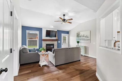 704 E Waterford Blvd, Ozark, MO 65721 photo 6