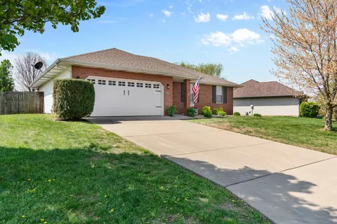 704 E Waterford Blvd, Ozark, MO 65721 photo 2