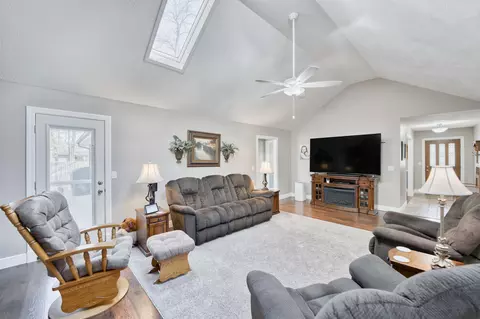 1203 N Forest Grove Ave, Springfield, MO 65802 photo 9