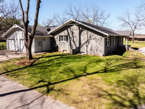 3002 W Sharon Dr, Ozark, MO 65721 photo 2