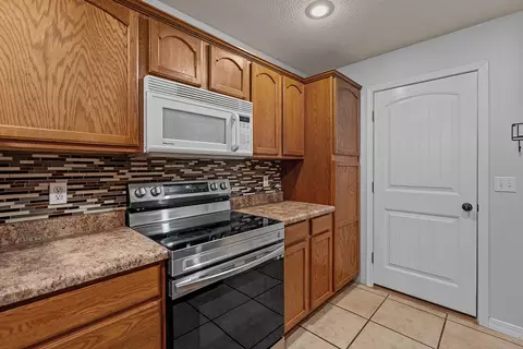 2843 W Water St, Springfield, MO 65802 photo 12