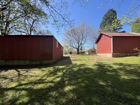 Exterior - 848 Chestnut St, Thayer, MO 65791 photo 12 of 17