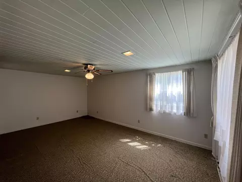 Living - 848 Chestnut St, Thayer, MO 65791 photo 3 of 8