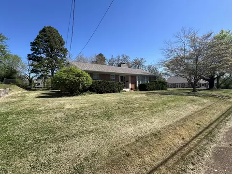 Exterior - 848 Chestnut St, Thayer, MO 65791 photo 5 of 17