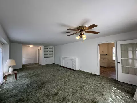 Living - 848 Chestnut St, Thayer, MO 65791 photo 6 of 8