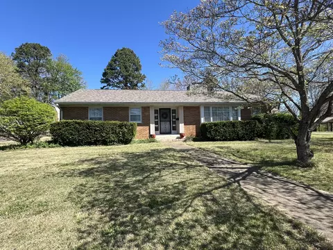 Exterior - 848 Chestnut St, Thayer, MO 65791 photo 2 of 17