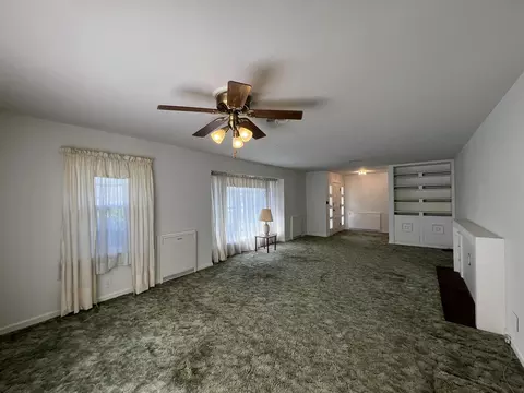 Living - 848 Chestnut St, Thayer, MO 65791 photo 5 of 8