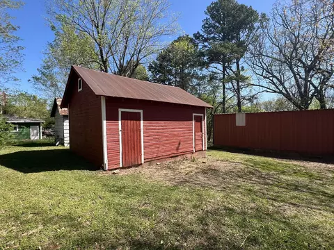 Exterior - 848 Chestnut St, Thayer, MO 65791 photo 9 of 17