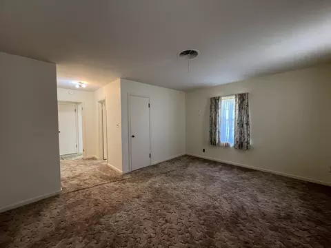 Living - 848 Chestnut St, Thayer, MO 65791 photo 8 of 8