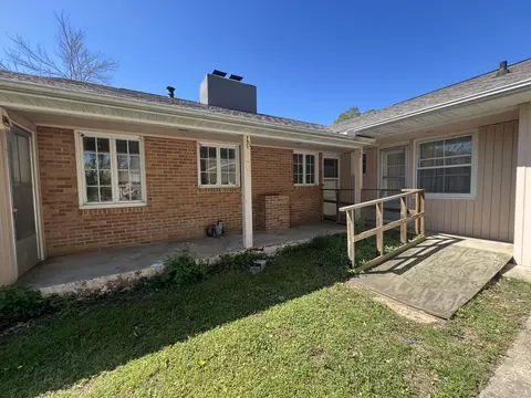 Exterior - 848 Chestnut St, Thayer, MO 65791 photo 16 of 17