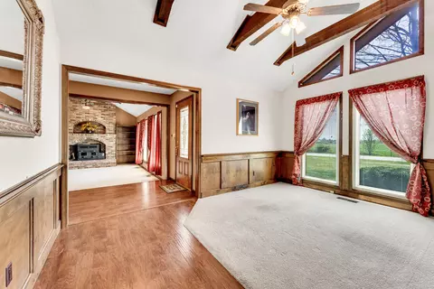 401 E Grant St, Clever, MO 65631 photo 11