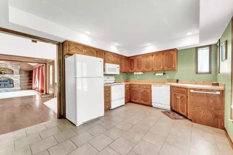 401 E Grant St, Clever, MO 65631 photo 13