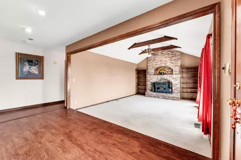 401 E Grant St, Clever, MO 65631 photo 9