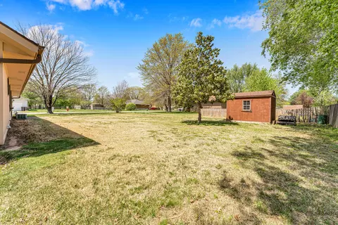401 E Grant St, Clever, MO 65631 photo 27