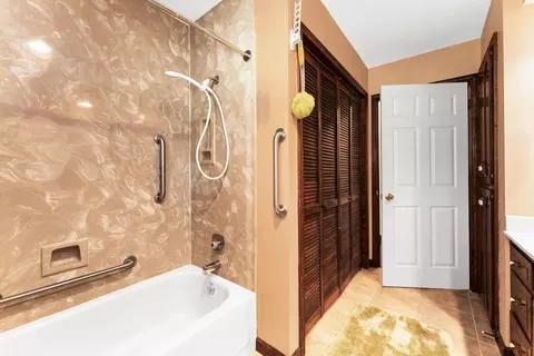 401 E Grant St, Clever, MO 65631 photo 16