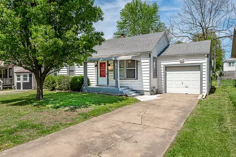 1429 E Mcgee St, Springfield, MO 65804