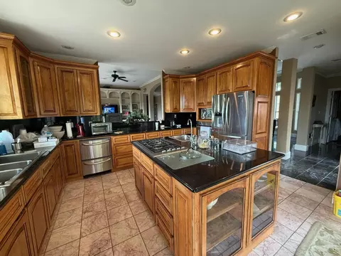 Kitchen - 101 Cave Creek Rd, Thayer, MO 65791 photo 2 of 3