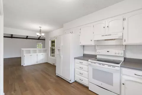 1324 E Richmond St, Springfield, MO 65804 photo 9